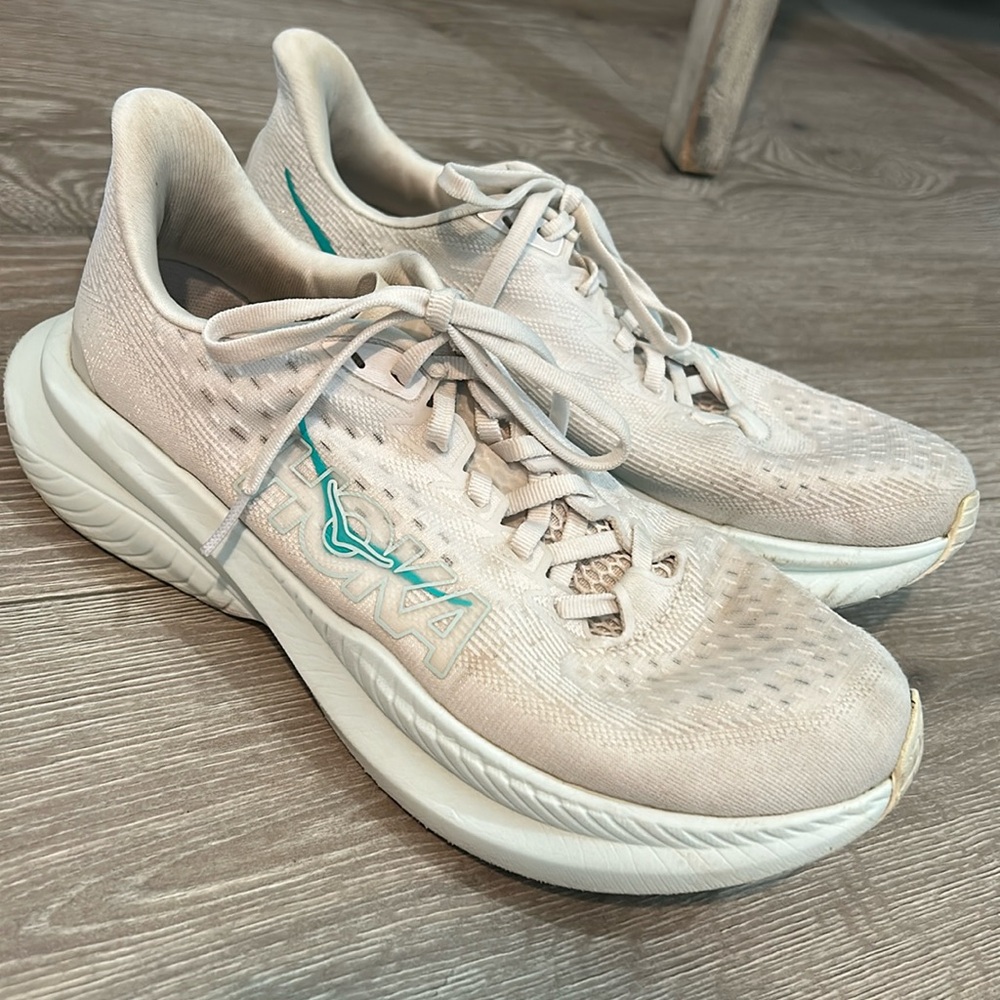 HOKA ONE ONE MACH 6 SNEAKERS